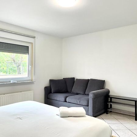 Large Room In Schuttrange Free Parking 10Mins To Airport Excellent Customer Services Люксембург Екстериор снимка